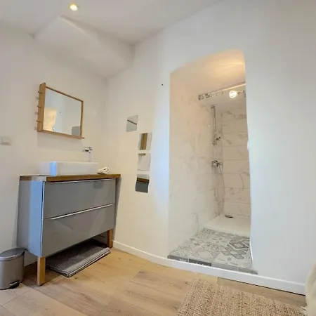 ⁂ Cocon Ensoleille Proche De La Plage Apartmán